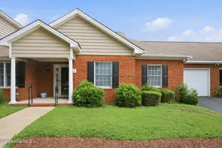 407 Willows Court, Washington, NC 27889 — 3-bedroom condo in The Willows, Washington, NC, photo 3 of 44: 2-web-or-mls-IMG_0002 (1)
