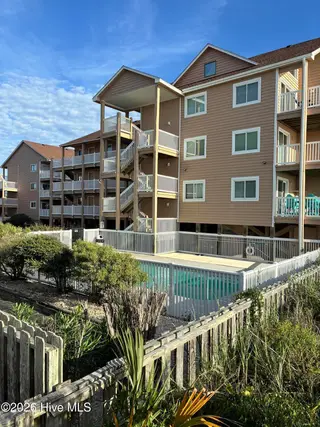 1101 Lake Park Boulevard S C2, Carolina Beach, NC 28428 — 2-bedroom condo in Sand Pebbles Condominium, Carolina Beach, NC, photo 4 of 7: IMG_1913