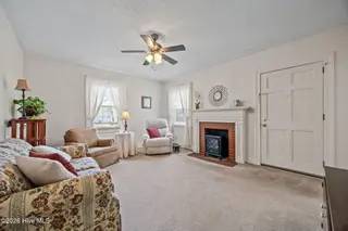 1205 Harding Avenue, Kinston, NC 28501 — 2-bedroom home, Kinston, NC, photo 10 of 40: 18-web-or-mls-IMG_0006