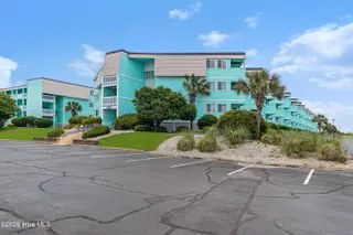 301 E Commerce Way Road 255 Sea Spray, Atlantic Beach, NC 28512 – photo 2: Incredible Atlantic Beach condo