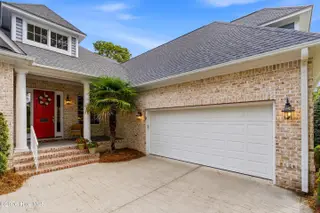 8932 Woodcreek Circle, Wilmington, NC 28411 — 4-bedroom home in Porters Neck Plantation, Wilmington, NC, photo 7 of 63: 8932 Woodcreek Cir MLS-7