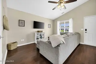 7230 Copperfield Court, Wilmington, NC 28411 – photo 4: Living Room