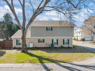 7301 Cassimir Place, Wilmington, NC 28412 – photo 9: 14-web-or-mls-DJI_20260306104935_0033_D