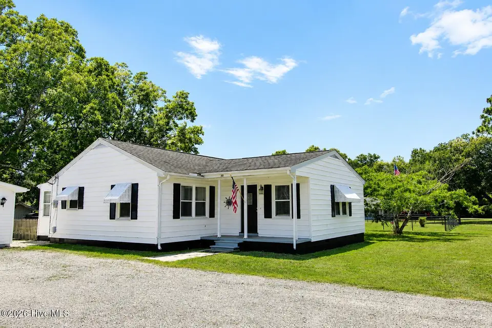 103 Cactus Street, Newport, NC 28570 – photo 1 of 31: Welcome to 103 Cactus