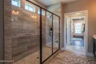 374 Glade Drive, Aberdeen, NC 28315 – photo 22: 24_Owners Bath (Large)