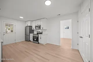 322 Lancaster Road, Wilmington, NC 28409 – photo 9: 33-web-or-mls-IMG_8974