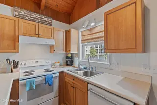 228 E Second Street, Ocean Isle Beach, NC 28469 – photo 6