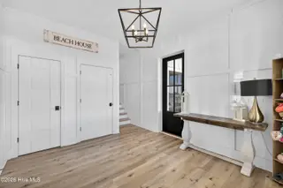 1423 N Shore Drive, Surf City, NC 28445 – photo 10: 1423NShoreDriveInteriors-2