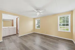 405 Lynchfield Drive, New Bern, NC 28560 – photo 9: Master Bedroom