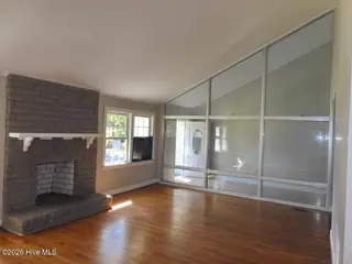 112 Fairlane Road, Greenville, NC 27834 – photo 10: LIVING (2)