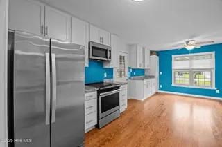 708 Plantation Drive, New Bern, NC 28562 – photo 12: 19-web-or-mls-0C0A0715