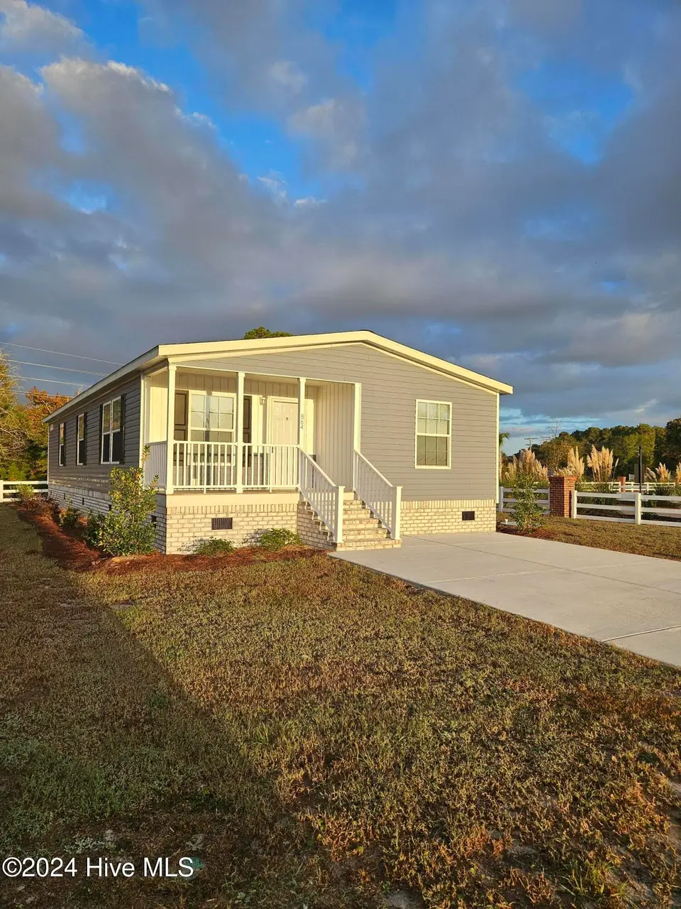 864 Yaupon Drive SW, Calabash, NC 28467 – photo 1 of 28: 20241030_080128
