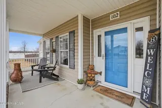 102 Creek Court, Elizabeth City, NC 27909 – photo 3: 3-web-or-mls-15_Creek Ct_KarianM_FullSiz