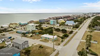 103 24th Street, Emerald Isle, NC 28594 — 4-bedroom townhome in Emerald Isle By The Sea, Emerald Isle, NC, photo 4 of 51: 103 24th Street