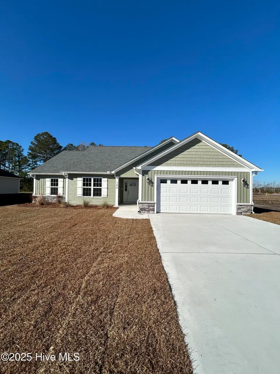 104 Delaware Drive, Newport, NC 28570 – photo 1 of 2: HP153