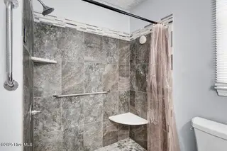 1912 Nun Street, Wilmington, NC 28403 – photo 19: En Suite Bathroom