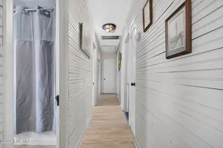 129 NW 20th Street, Oak Island, NC 28465 — 3-bedroom home in Pinners Point, Oak Island, NC, photo 23 of 66: Kahunaphoto.com-21