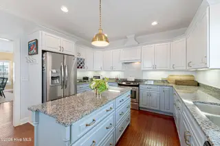 122 Front Street & Slip #5, Beaufort, NC 28516 — 4-bedroom home, Beaufort, NC, photo 11 of 63: Kitchen
