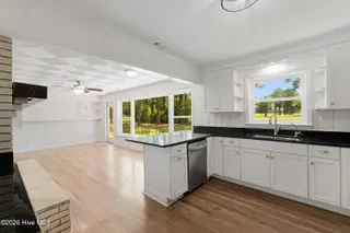1705 River Drive, Morehead City, NC 28557 – photo 10: Kitchen