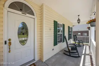908 Taberna Circle, New Bern, NC 28562 – photo 7: 45-web-or-mls-0C0A2698
