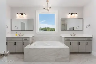 3719 Mason Port Drive, Wilmington, NC 28409 – photo 18: Primary bathroom-01a
