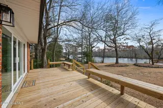 214 Shoreline Drive, New Bern, NC 28562 – photo 4: 6-web-or-mls-DSC_0922