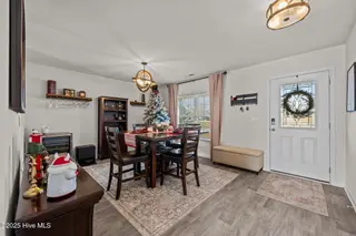 600 Lake Tyler Drive, New Bern, NC 28560 – photo 5: 20-web-or-mls-DSC_1352
