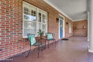 928 Wild Dunes Circle, Wilmington, NC 28411 — 4-bedroom waterfront home in Porters Neck Plantation, Wilmington, NC, photo 5 of 70: 005_img_8073_125