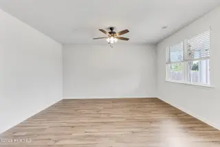 1038 Burled Oak Ridge Loop SE, Bolivia, NC 28422 — 3-bedroom home in Avalon, Bolivia, NC, photo 8 of 64: Living room