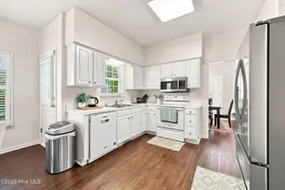 2110 Sir Raleigh Court, Greenville, NC 27858 – photo 17: 29-web-or-mls-IMG_7856_edit