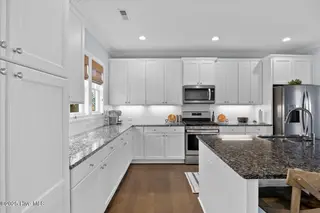 611 Edgerton Drive, Wilmington, NC 28412 – photo 9: Kitchen area
