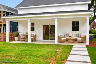 2303 Chestnut Street, Wilmington, NC 28405 — 3-bedroom home in Chestnut Heights, Wilmington, NC, photo 6 of 53: 2303 Chestnut rear porch virtual staging