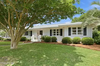 2112 Evans Street, Morehead City, NC 28557 – photo 3: 4-web-or-mls-1S3A7606