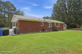 412 Gayle Boulevard, Winterville, NC 28590 – photo 7: 8-web-or-mls-BLS_0006 (1)