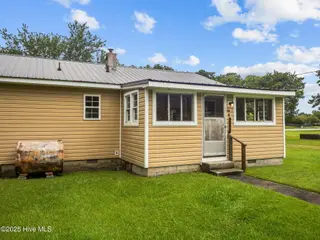195 Queens Creek Road, Swansboro, NC 28584 — 2-bedroom home, Swansboro, NC, photo 19 of 40: Back view