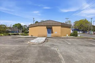 107 E Vernon Avenue, Kinston, NC 28501 – photo 5: 05-107 E Vernon Ave-5