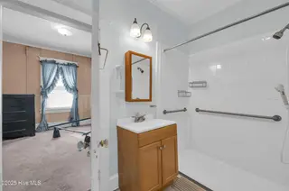 1812 Nun Street, Wilmington, NC 28403 – photo 11: Full Bathroom