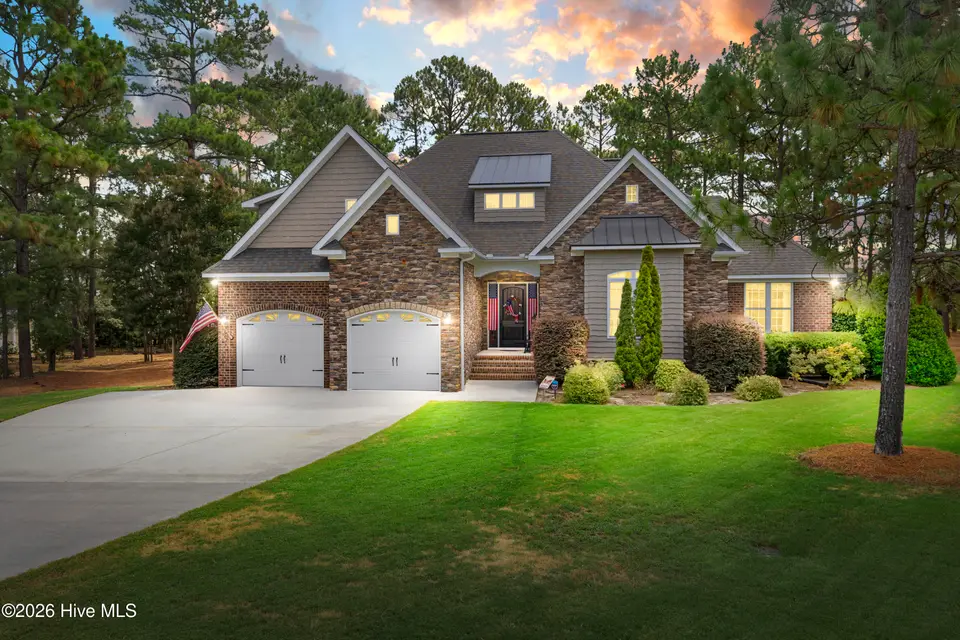 107 Tomahawk Court, Whispering Pines, NC 28327 – photo 1 of 52: 04