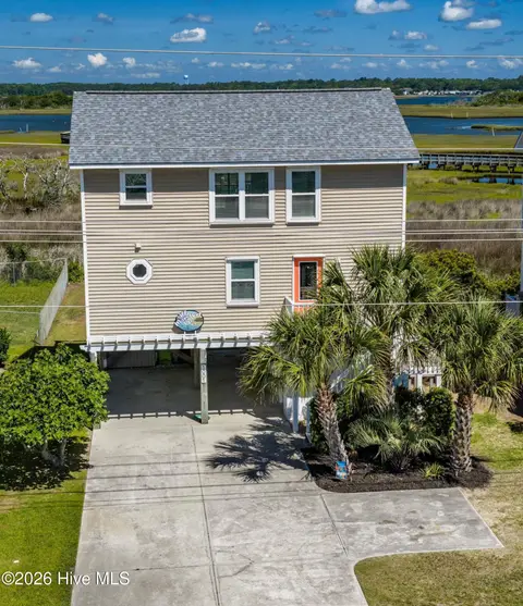 1001 S Topsail Dr, Surf City
