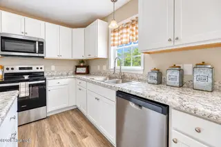 264 Rowland Drive, Richlands, NC 28574 — 3-bedroom home in Bradford Estates, Richlands, NC, photo 15 of 51