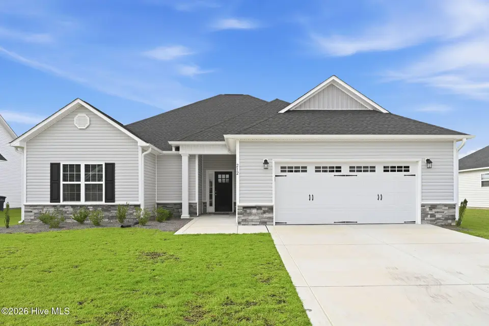 212 Windsor Run Boulevard, Jacksonville, NC 28546 – photo 1 of 28