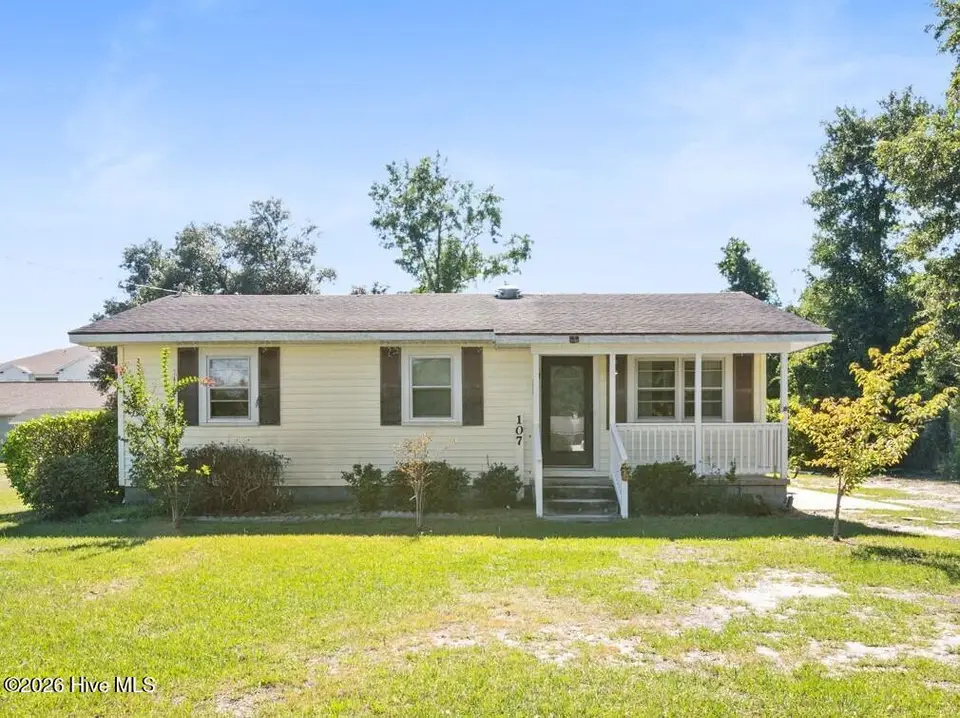 107 Loop Road, Leland, NC 28451 — 3-bedroom home in Leland, Leland, NC, photo 1 of 27: 1-web-or-mls-Front exterior (1)