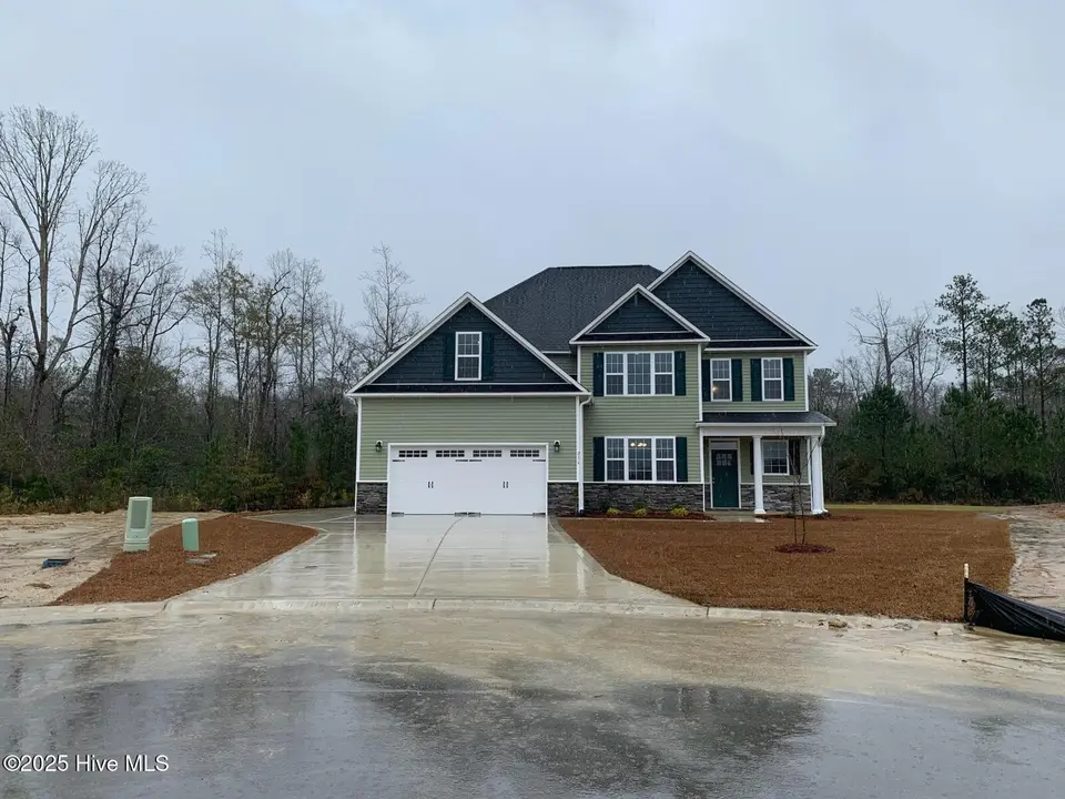 216 Little Bird Lane, Jacksonville, NC 28546 — 5-bedroom home in Onslow Bay, Jacksonville, NC, photo 1 of 47: IMG_0759