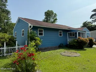500 Nelson Drive, Jacksonville, NC 28540 — 3-bedroom home, Jacksonville, NC, photo 22 of 25: Left Side