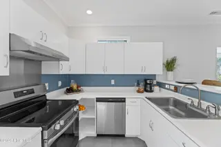 1018 Avenshire Circle, Wilmington, NC 28412 – photo 7: 007_1018_avenshire_circle-7_740