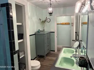 415 E 5th Street, Washington, NC 27889 – photo 22: Hall Bathroom