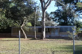 7147 Dale Avenue SW, Ocean Isle Beach, NC 28469 — 2-bedroom manufactured home in Seaside Heights, Ocean Isle Beach, NC, photo 1 of 15: IMG_1115