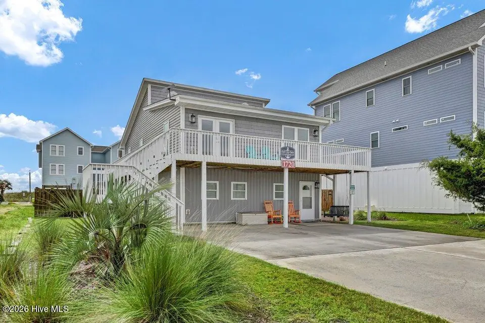 1720 N New River Drive, Surf City, NC 28445 — 5-bedroom home in Old Settlers Beach, Surf City, NC, photo 1 of 44