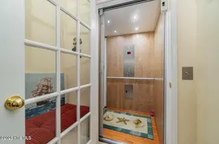 106 Bimini Court, Havelock, NC 28532 – photo 5: Full Size Elevator