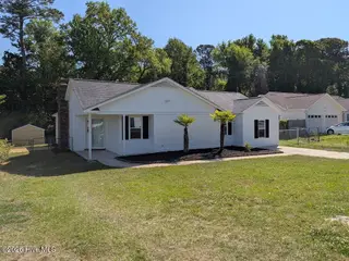 2034 Hunters Ridge Drive, Midway Park, NC 28544 – photo 2: Front Left